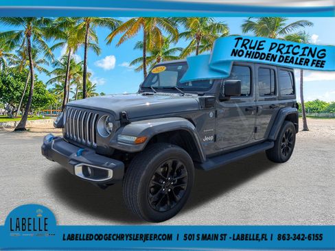 Used 2023 Jeep Wrangler Unlimited Sahara w/ Cold Weather Group AWD/4WD image 8