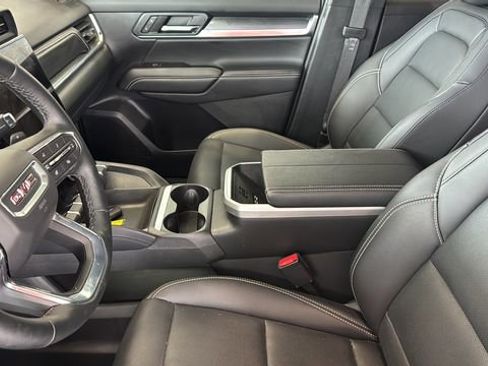 Used 2026 GMC Terrain Elevation w/ Elevation Premium Package AWD/4WD image 17