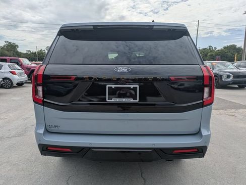 Used 2025 Ford Expedition Tremor AWD/4WD image 5