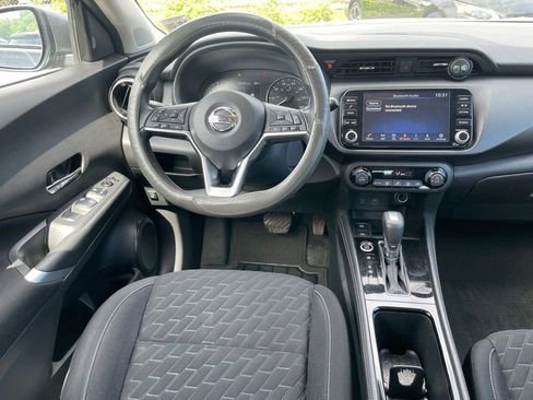 Used 2021 Nissan Kicks SV w/ Interior Electronics Package FWD image 7