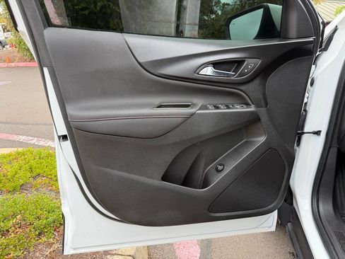 Used 2022 Chevrolet Equinox RS FWD image 11