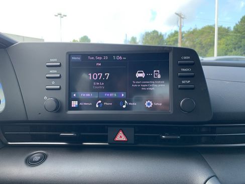 New 2025 Hyundai Elantra Sport image 6