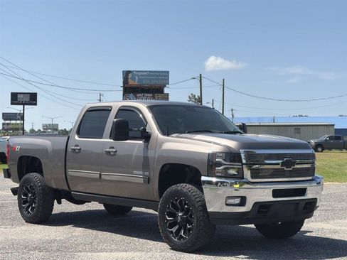 Used 2014 Chevrolet Silverado 2500 LTZ w/ LTZ Plus Package AWD/4WD image 8