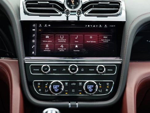 New 2024 Bentley Bentayga image 22