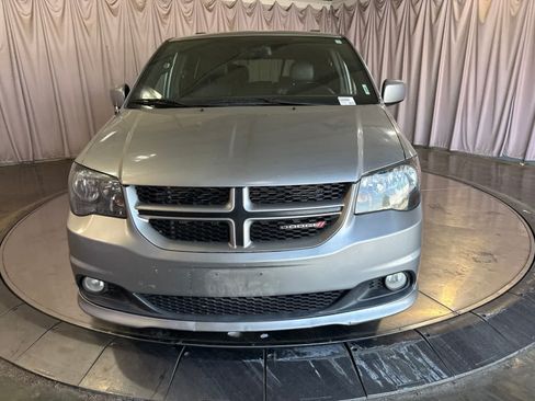 Used 2018 Dodge Grand Caravan GT FWD image 2