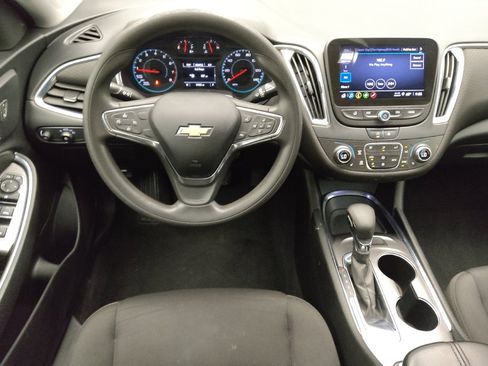 Used 2021 Chevrolet Malibu LT FWD image 22
