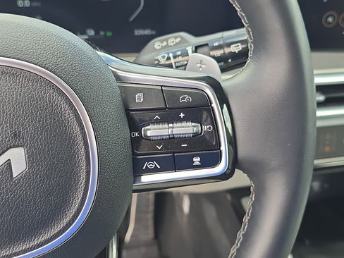 Certified 2025 Kia Sorento SX Prestige image 32
