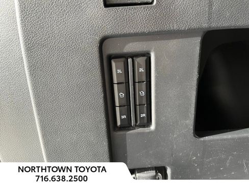 Used 2023 Ford Expedition XLT image 24