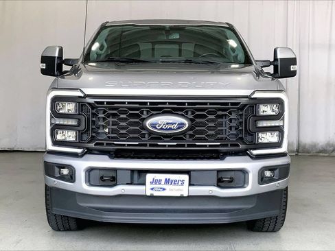 Used 2023 Ford F250 Lariat w/ Lariat Ultimate Package AWD/4WD image 2