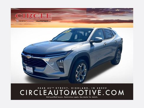 Used 2025 Chevrolet Trax LT w/ LT Convenience Package FWD image 1