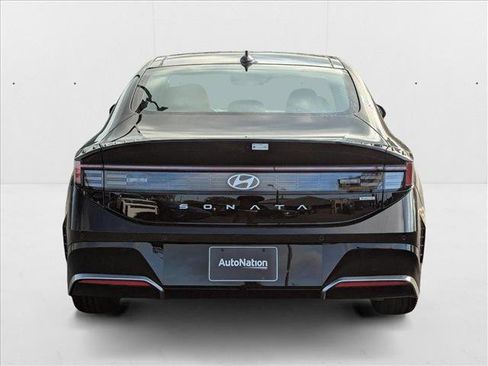New 2025 Hyundai Sonata Limited image 7