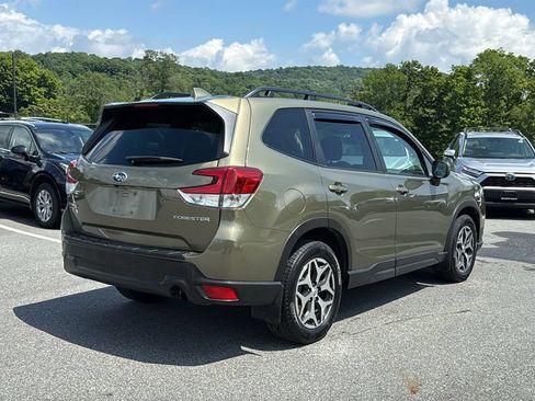 Certified 2022 Subaru Forester Premium AWD/4WD image 6