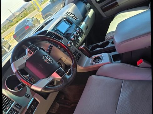 Used 2014 Toyota Sequoia Platinum AWD/4WD image 7