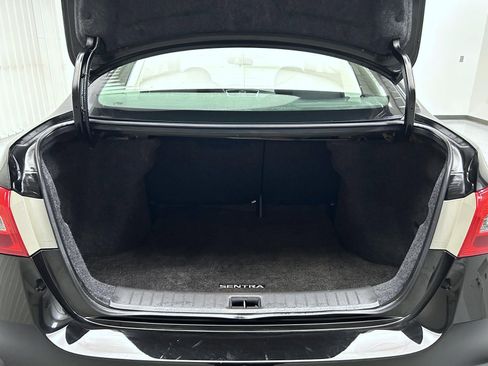 Used 2017 Nissan Sentra SR FWD image 21