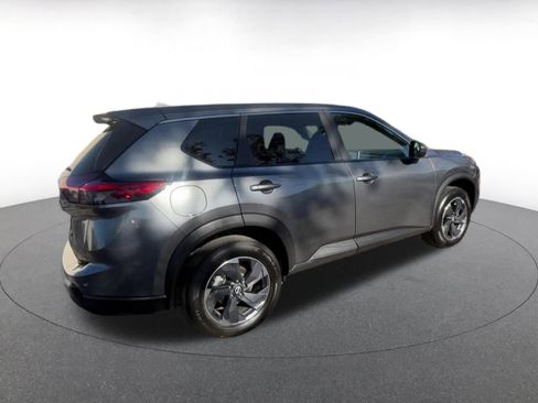 Used 2024 Nissan Rogue SV image 15