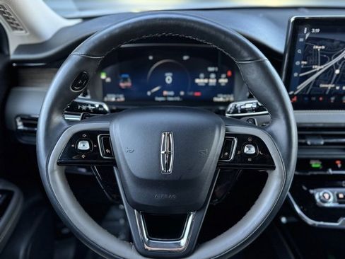 Used 2023 Lincoln Corsair Reserve w/ Equipment Group 201A image 17