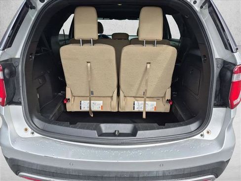 Used 2016 Ford Explorer XLT AWD/4WD image 6
