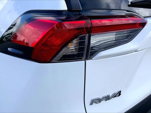 Certified 2025 Toyota RAV4 XLE FWD image 28