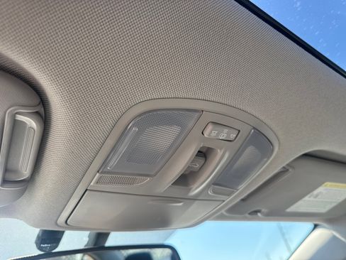 Used 2017 Hyundai Elantra Limited w/ Limited Tech Package 08 image 25