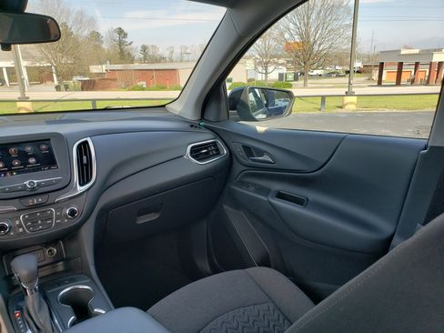 Used 2022 Chevrolet Equinox LT w/ Driver Convenience Package image 37