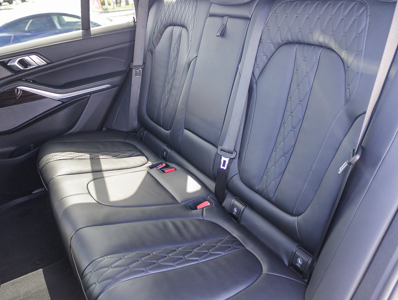 Used 2025 BMW X5 xDrive50e w/ Climate Comfort Package AWD/4WD image 19