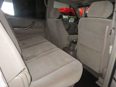 Used 2005 Toyota Sequoia SR5 AWD/4WD image 34