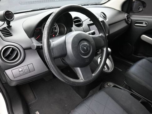 Used 2013 MAZDA MAZDA2 Sport FWD image 16