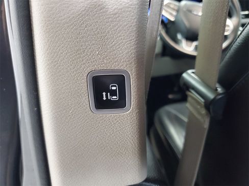 Used 2017 Chrysler Pacifica Touring-L image 28