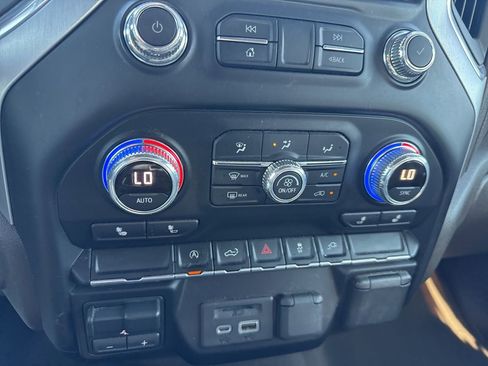 Used 2020 GMC Sierra 1500 SLT image 13