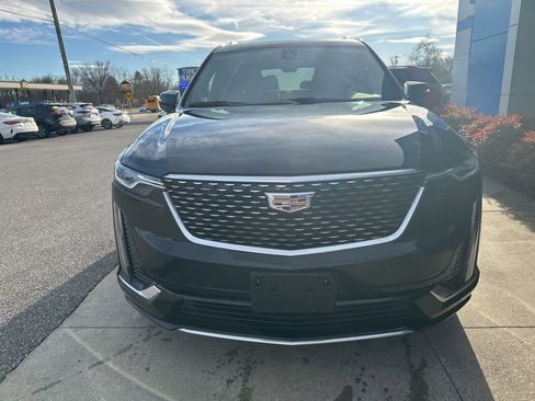 Used 2025 Cadillac XT6 Premium Luxury image 4