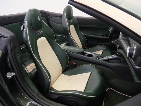 Used 2019 Ferrari Portofino RWD image 26