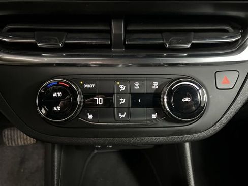 Certified 2024 Buick Envista Preferred w/ Convenience I Package image 17