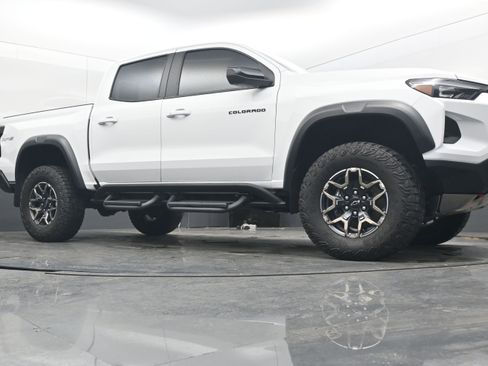 Certified 2023 Chevrolet Colorado ZR2 w/ ZR2 Convenience Package III image 27
