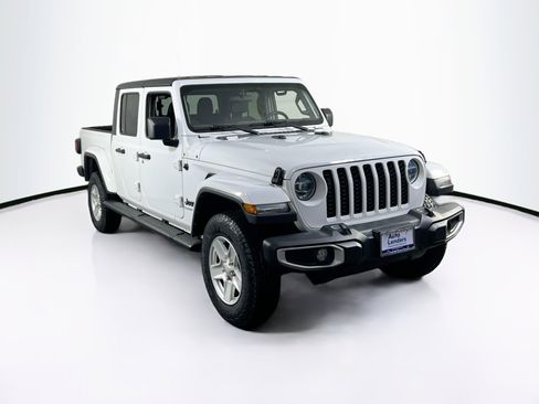Used 2022 Jeep Gladiator Sport image 3