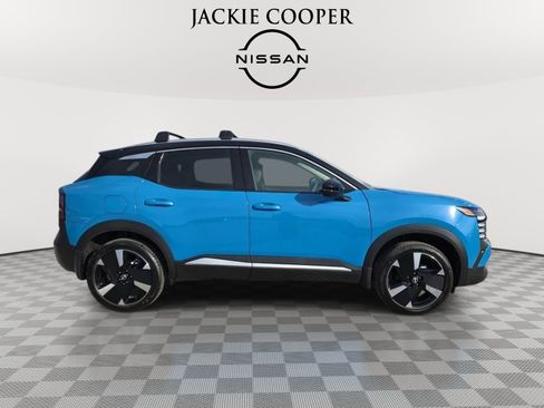New 2026 Nissan Kicks SR w/ Cold Weather Package AWD/4WD image 6