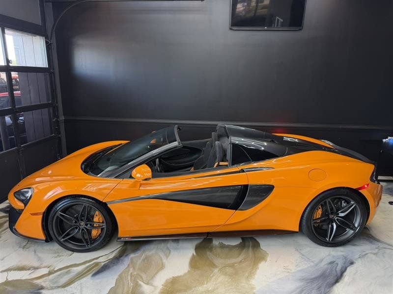 Used 2018 McLaren 570S Spider RWD image 5