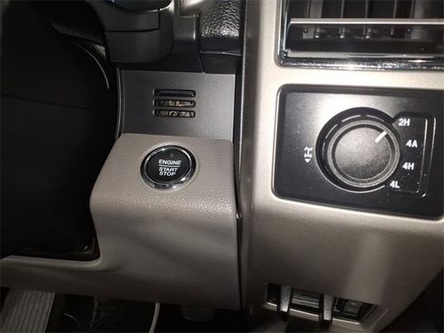 Used 2015 Ford F150 Lariat image 35