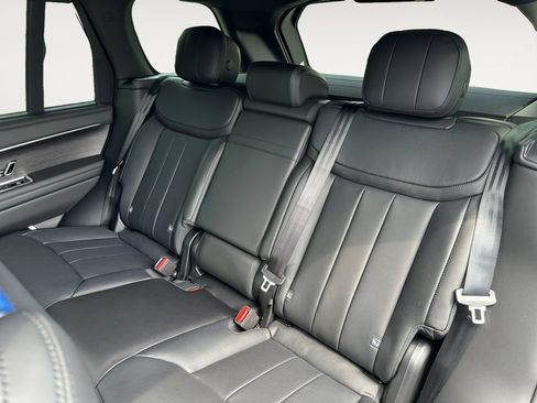 New 2026 Land Rover Range Rover SE AWD/4WD image 13