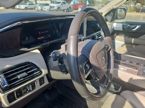 Used 2023 Lincoln Navigator Reserve AWD/4WD image 10