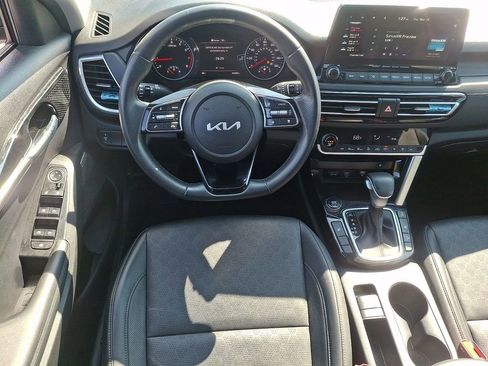 Certified 2023 Kia Seltos SX w/ SX Sunroof Package AWD/4WD image 11