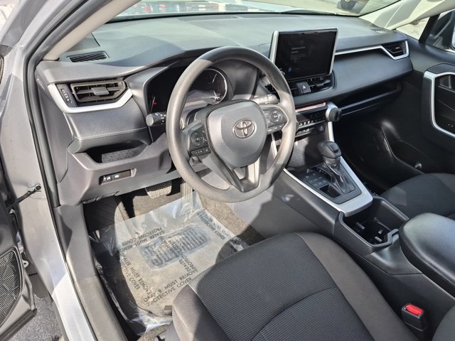 Used 2025 Toyota RAV4 LE AWD/4WD image 17