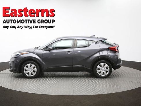 Used 2020 Toyota C-HR LE image 59