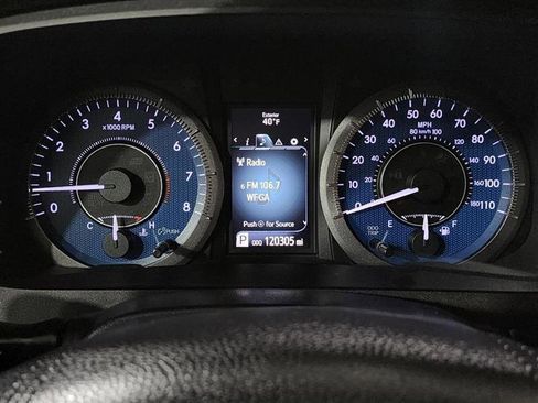 Used 2017 Toyota Sienna XLE image 20