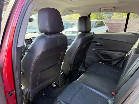 Used 2018 Chevrolet Trax LT w/ Driver Confidence Package FWD image 11