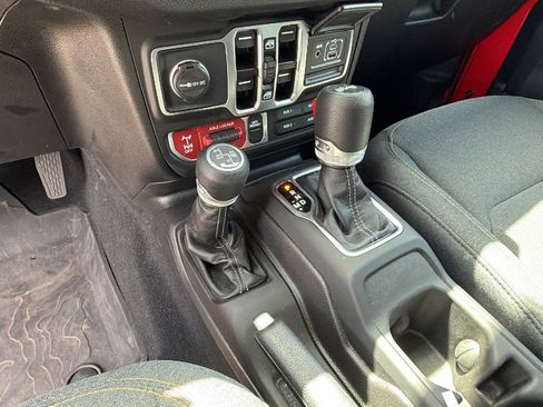 Used 2025 Jeep Wrangler Unlimited Sport S 4xe AWD/4WD image 29