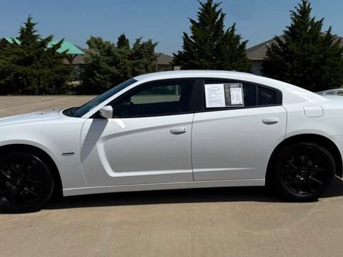 Used 2014 Dodge Charger R/T RWD image 3