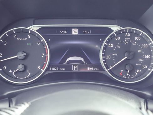 Used 2024 Nissan Sentra SR w/ Trunk Package FWD image 12