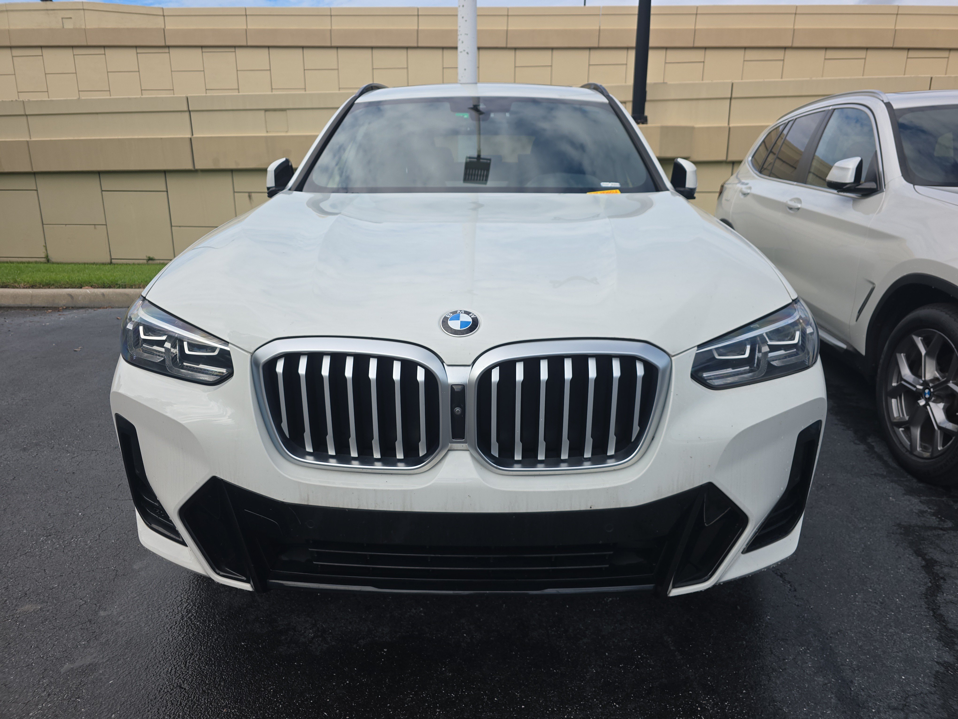 Used 2024 BMW X3 xDrive30i w/ M Sport Package AWD/4WD image 2