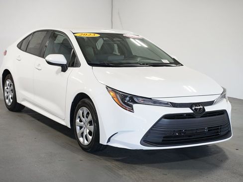 Certified 2023 Toyota Corolla LE image 3