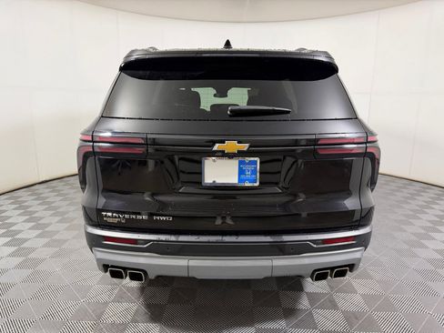 Used 2025 Chevrolet Traverse LT w/ Enhanced Driving Package AWD/4WD image 8